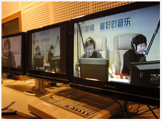 党委委员王青做客陕西电视台FM99.9《热点关注》节目